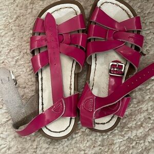 Saltwater sandals girls size 11